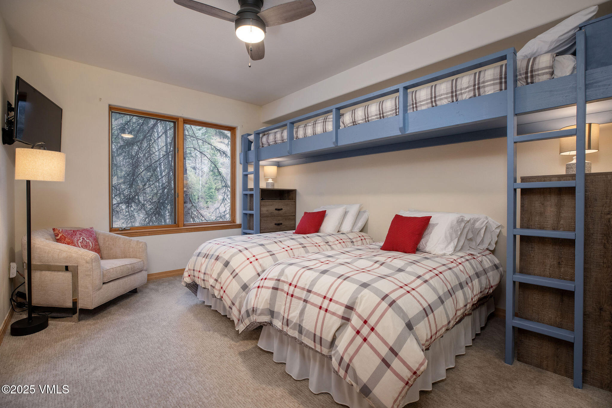 74 Cresta Road, Unit 101 Edwards, CO 81632 - Photo 7 of 25 2511_aspenwod_101_interior_bunk