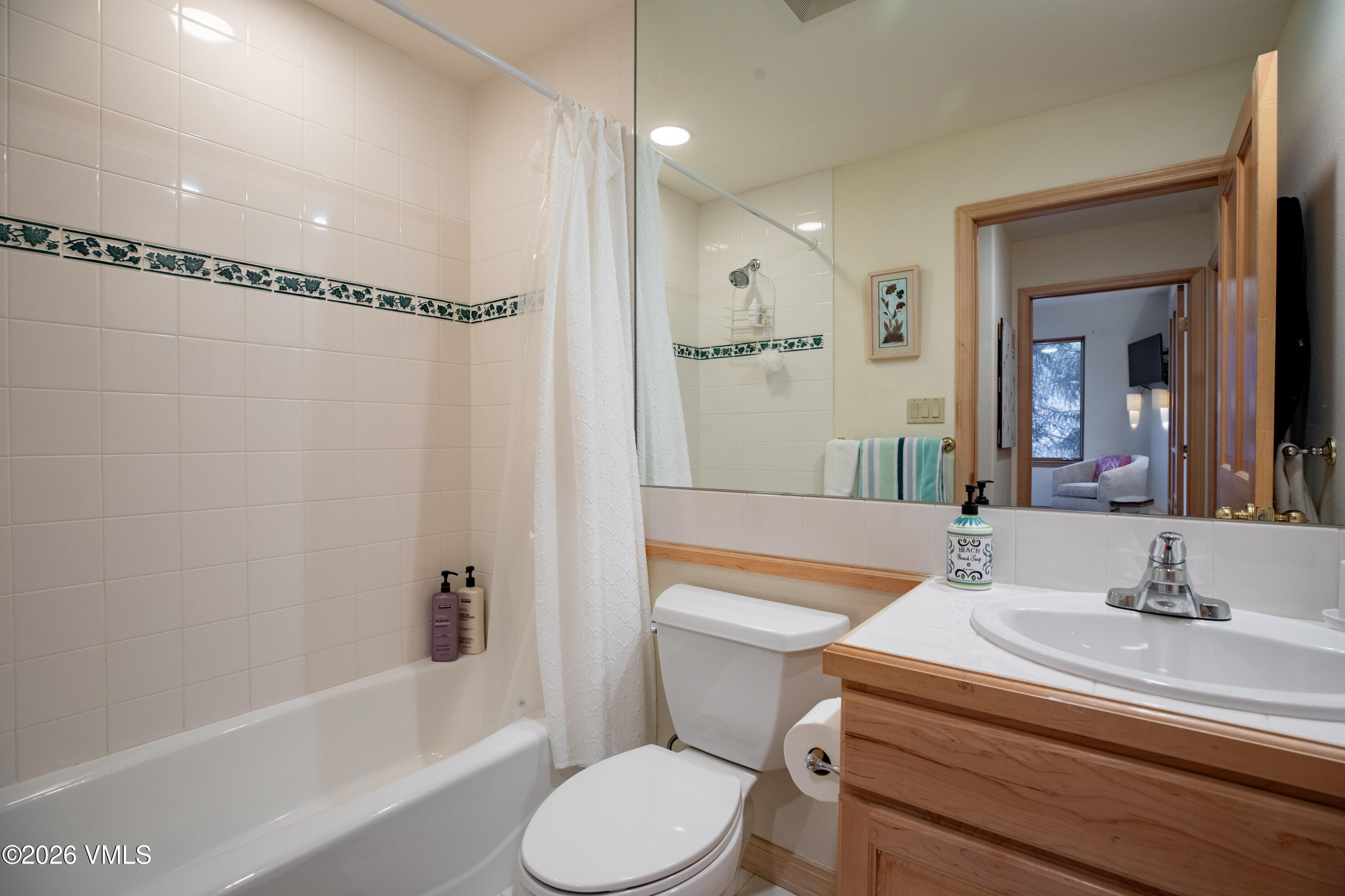 74 Cresta Road, Unit 101 Edwards, CO 81632 - Photo 8 of 25 2511_aspenwod_101_interior_bath01
