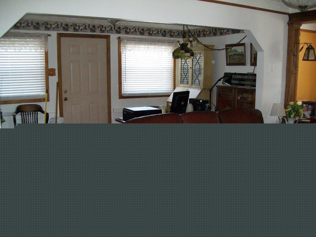 1416 Faussett Road Howell, MI 48855 - Photo 5 of 13 Front Entry into Living Room.jpg
