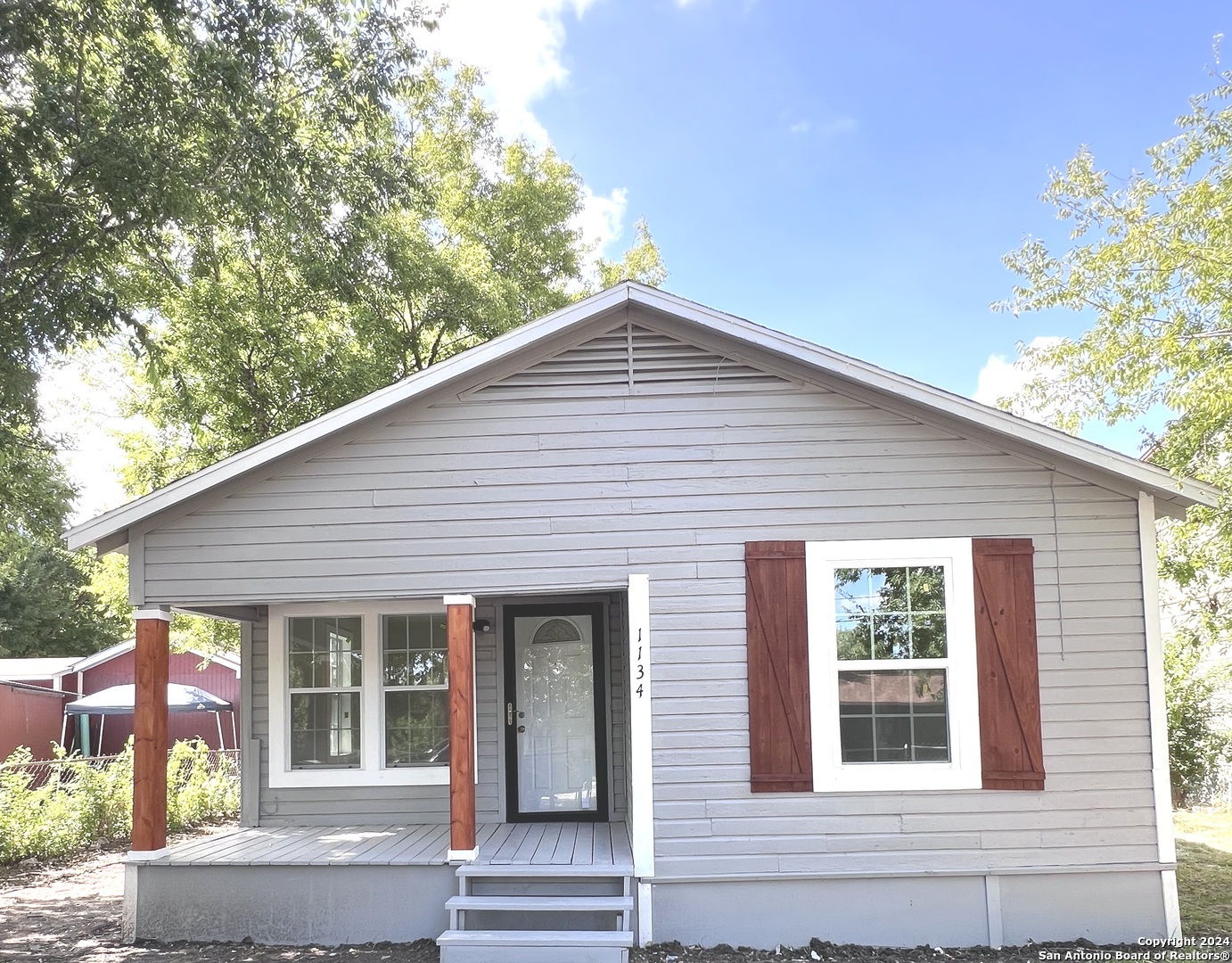 1134 West Harlan Ave