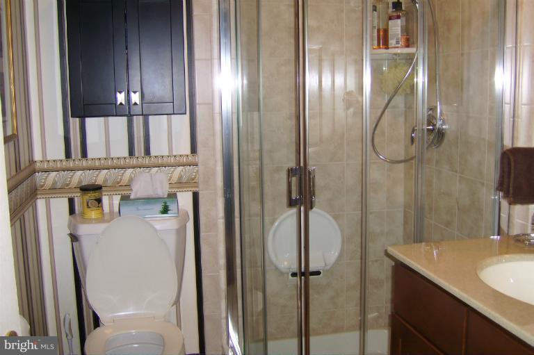 6 Eden Roc Court Baltimore, MD 21208 - Photo 13 of 30 Full Bath-Upper Level
