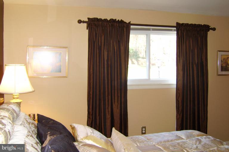 6 Eden Roc Court Baltimore, MD 21208 - Photo 15 of 30 Bedroom