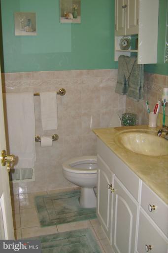 6 Eden Roc Court Baltimore, MD 21208 - Photo 17 of 30 Bath