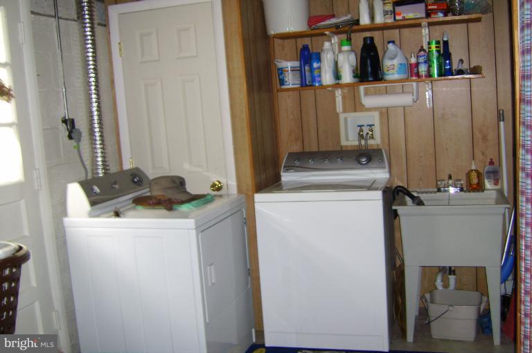 6 Eden Roc Court Baltimore, MD 21208 - Photo 25 of 30 Laundry Area