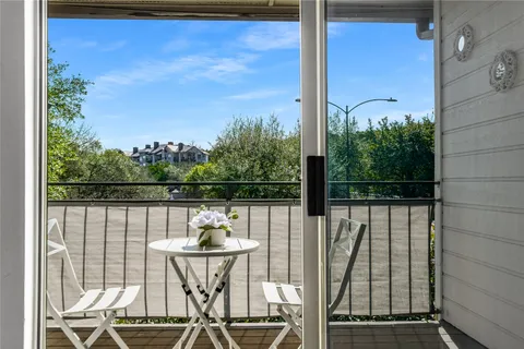 $200,000 | 6000 Shepherd Mountain Cove, Unit 1413, Austin, TX 78730