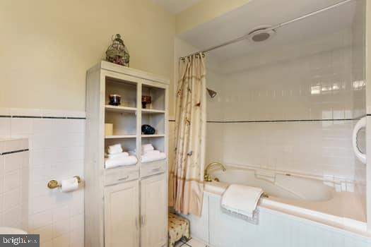 1090 Ragged Edge Road Chambersburg, PA 17202 - Photo 42 of 93 a bathroom with a bathtub and a shower