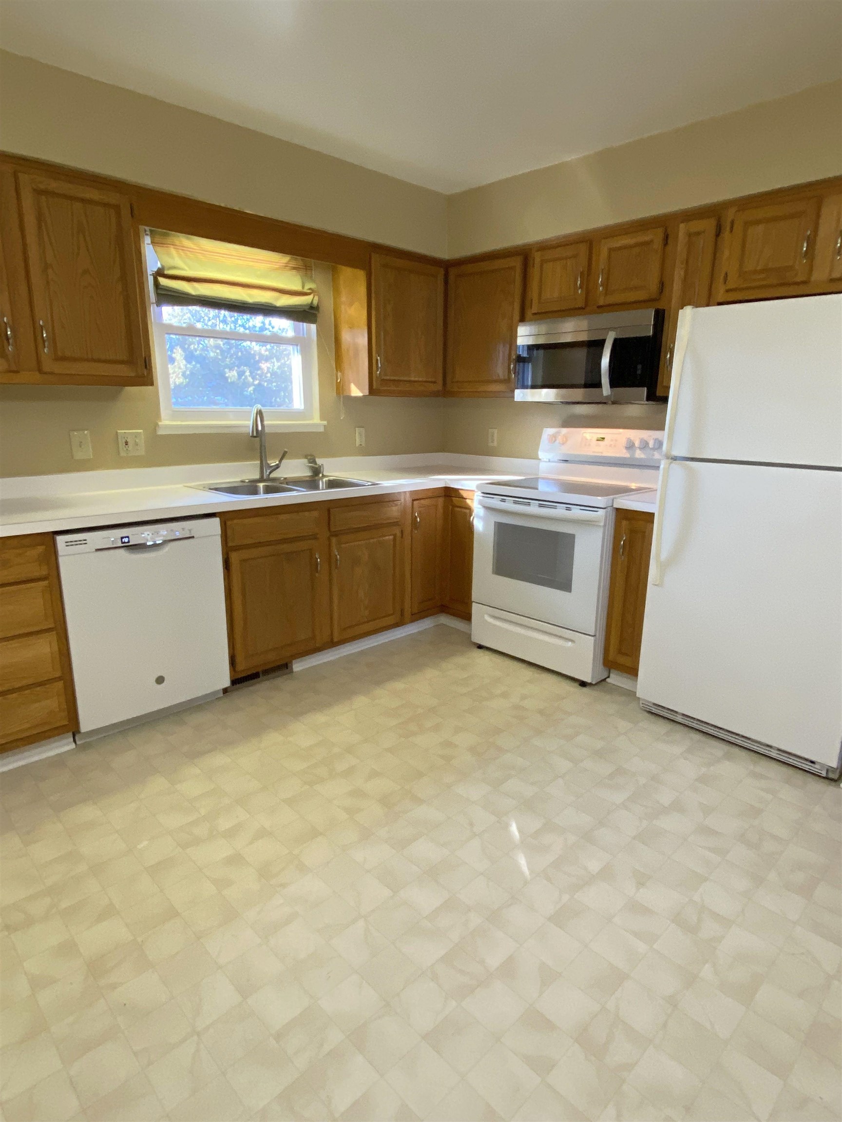 9266 Jason Road Laingsburg, MI 48848 - Photo 9 of 30 Kitchen - pantry to the l