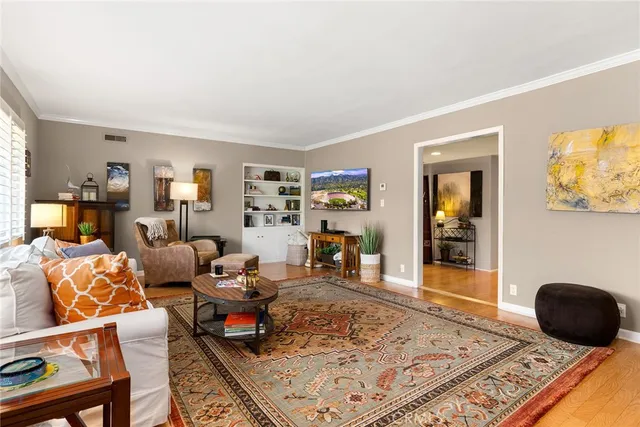 $999,000 | 950 South Orange Grove Boulevard, Pasadena, CA 91105