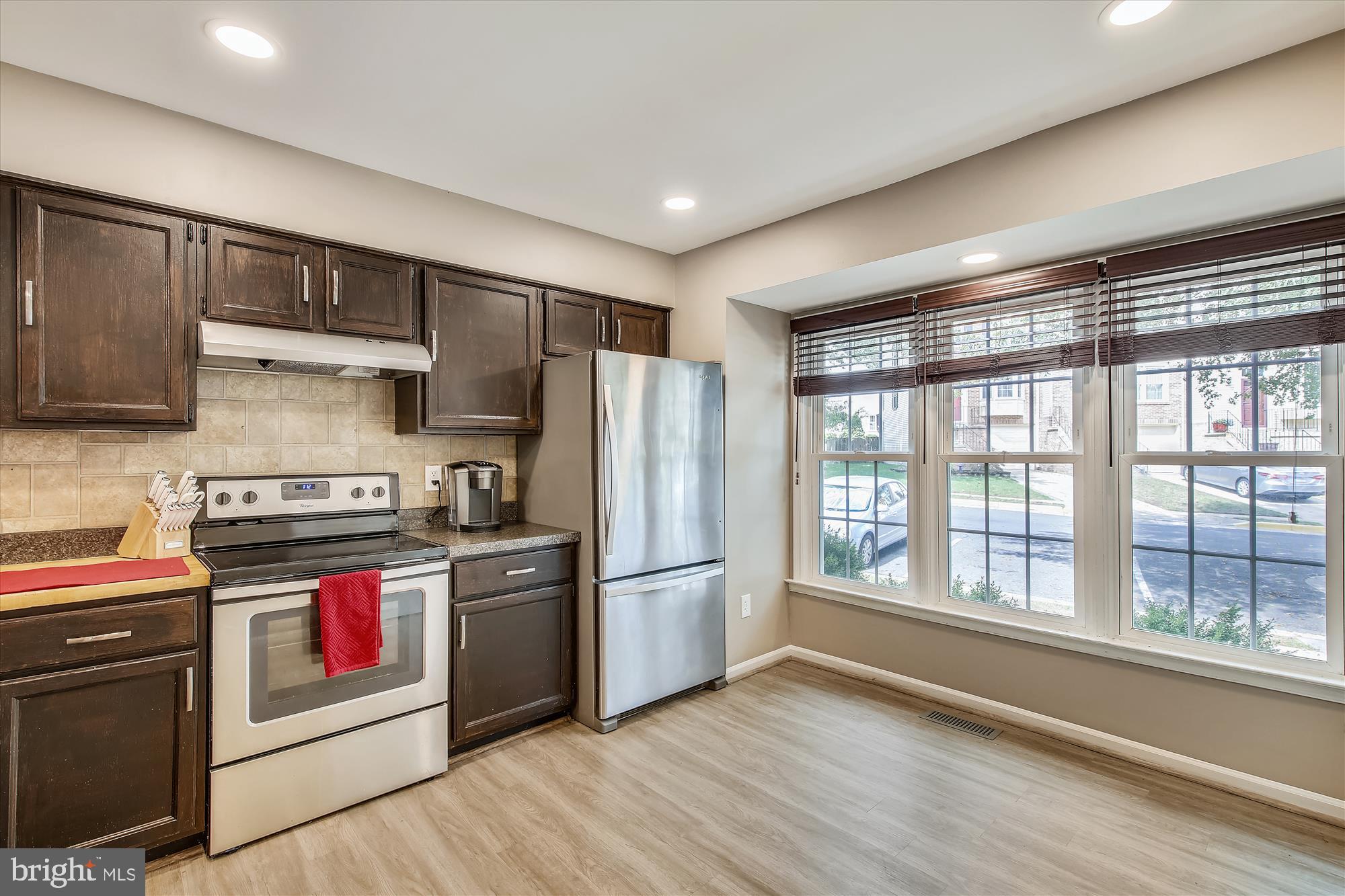 8476 Springfield Oaks Drive Springfield, VA 22153 - Photo 11 of 56 Gallery Image 11
