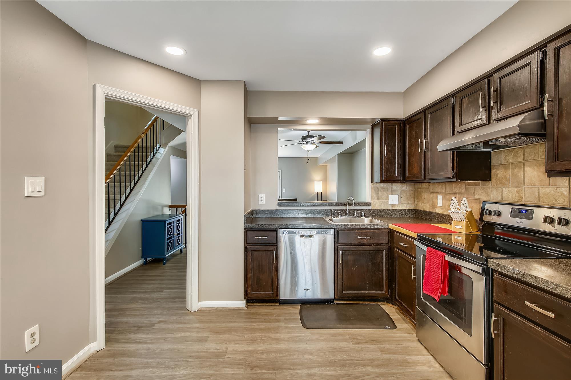 8476 Springfield Oaks Drive Springfield, VA 22153 - Photo 14 of 56 Gallery Image 14