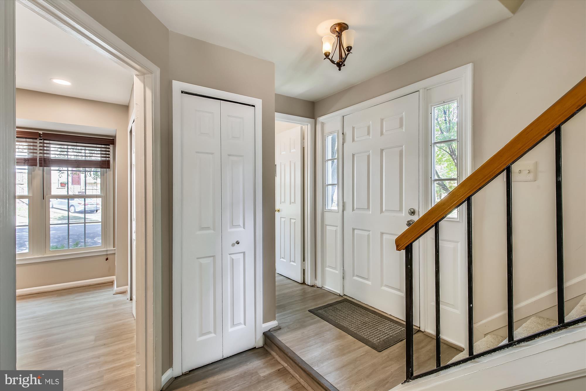 8476 Springfield Oaks Drive Springfield, VA 22153 - Photo 6 of 56 Gallery Image 6