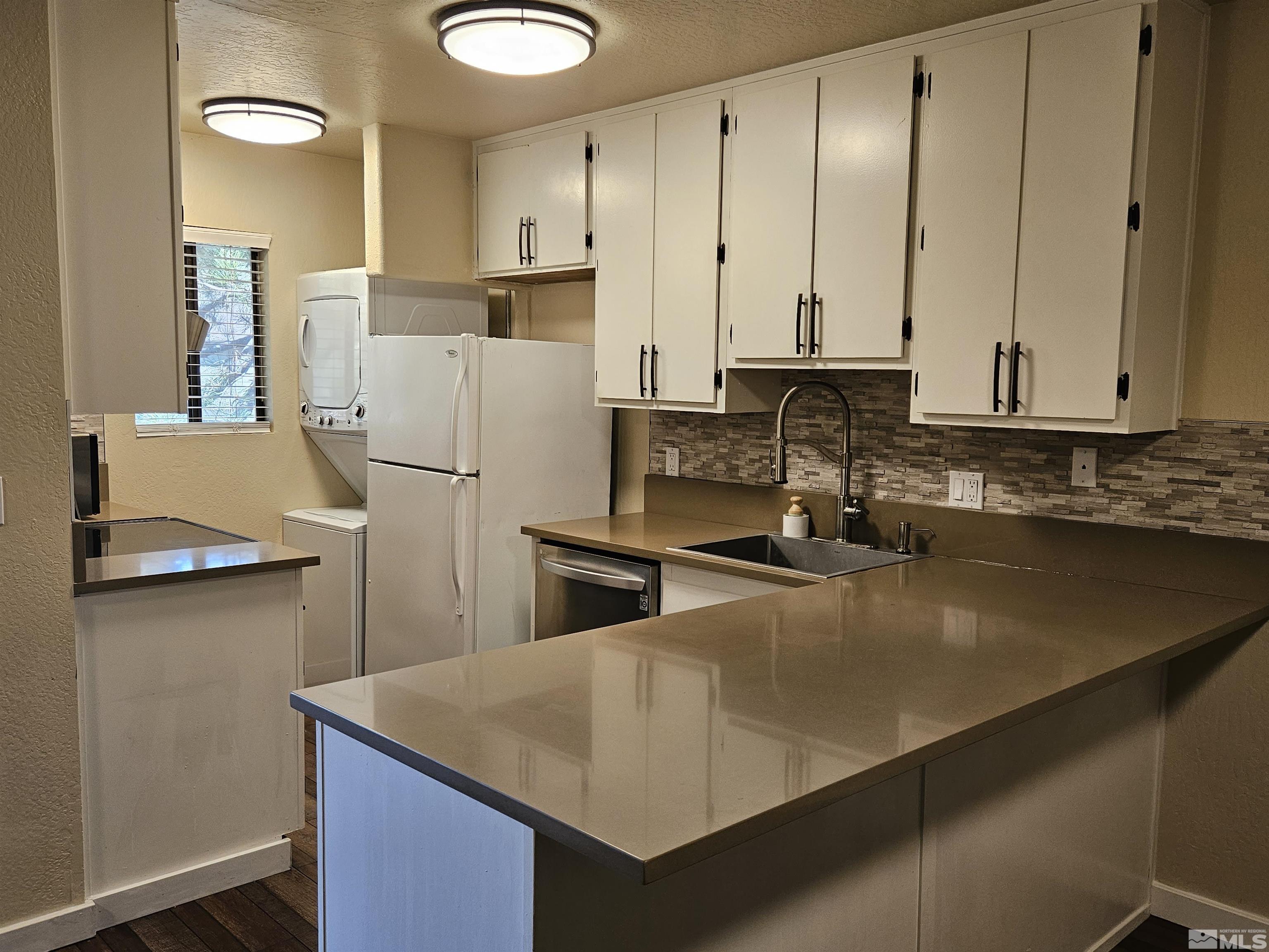 4626 Rio Poco Road, Unit B Reno, NV 89502 - Photo 8 of 30 Photo 8
