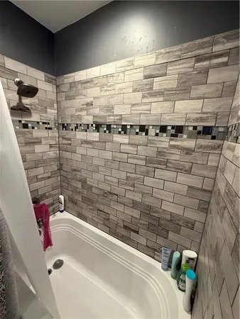 $300,000 | 402 Minnetare Lane, Hiawatha, KS 66434