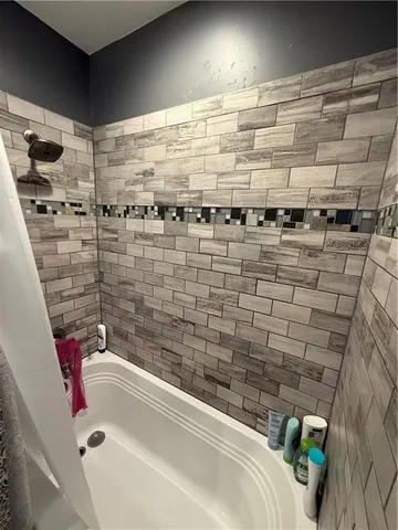 $319,000 | 402 Minnetare Lane, Hiawatha, KS 66434