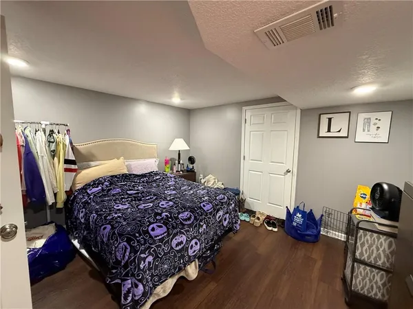 $300,000 | 402 Minnetare Lane, Hiawatha, KS 66434