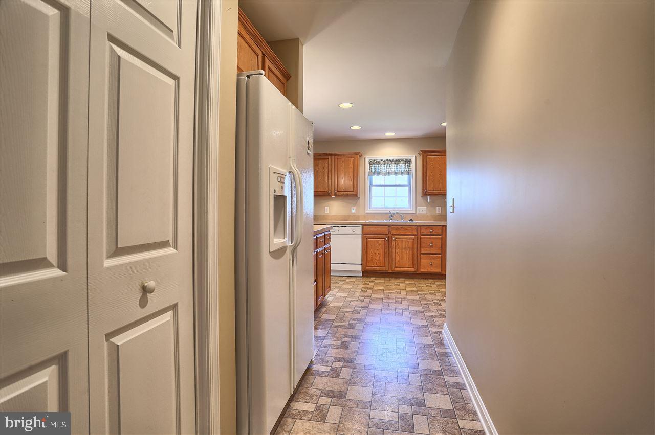 48 Ridge Avenue Carlisle, PA 17013 - Photo 3 of 25 Gallery Image 3
