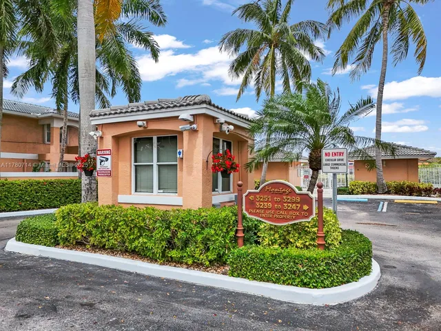 $2,500 | 3239 Northwest 44th Street, Unit 6, Oakland Park, FL 33309