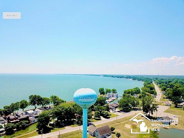 4555 Allen Cove Road Luna Pier, MI 48157 - Photo 18 of 77 50018677-17.JPG