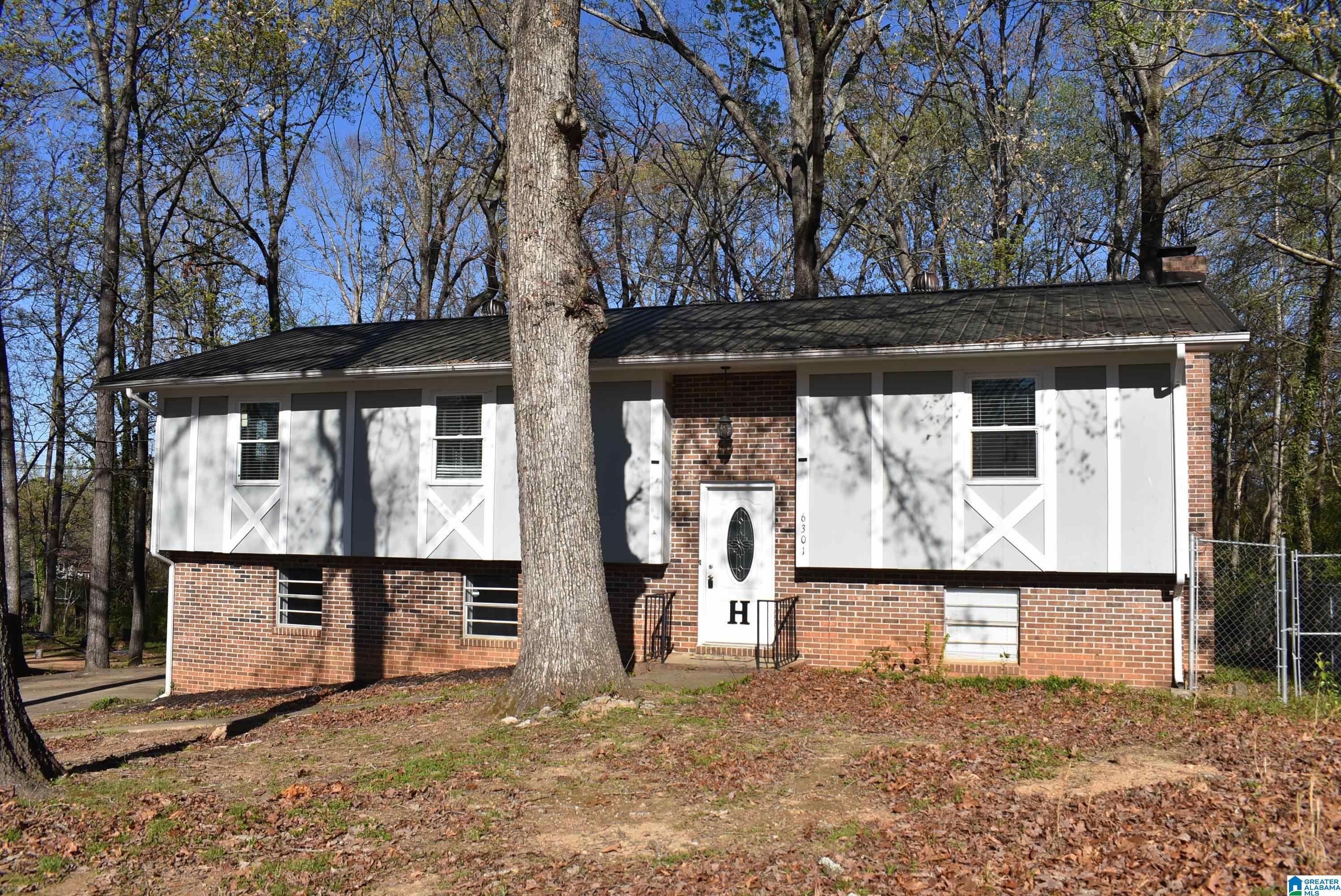 6301 Perry Street Anniston, AL 36206 - Photo 1 of 16