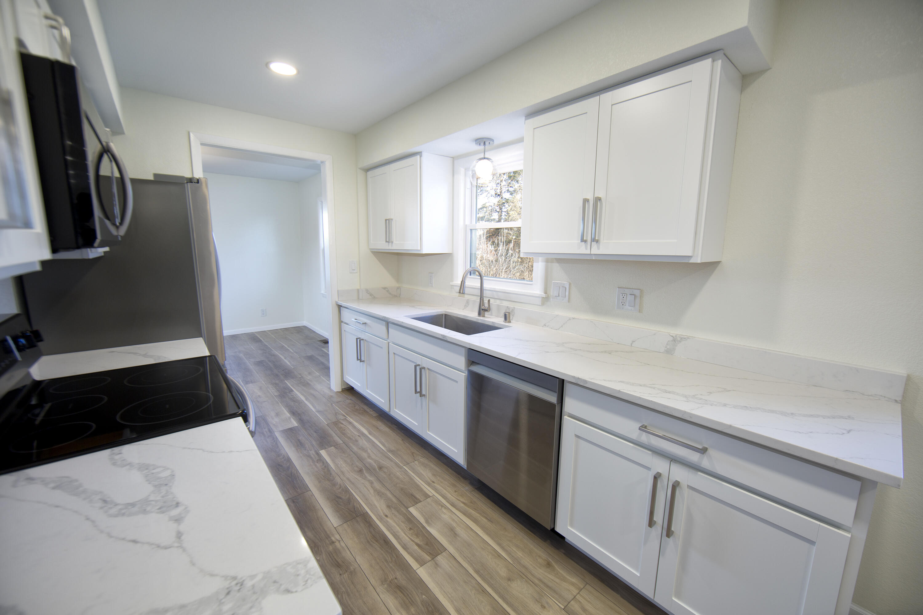 5410 North Mohawk Avenue Glendale, WI 53217 - Photo 1 of 1 Kitchen