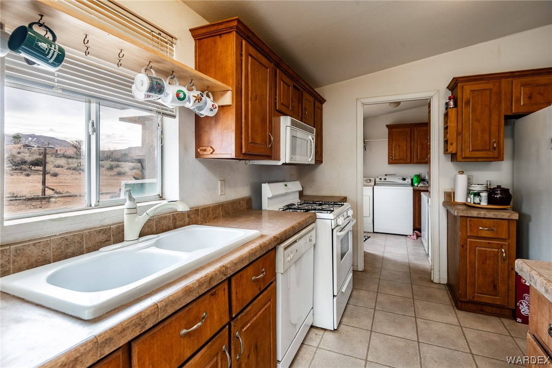 3468 Tooman Road Golden Valley, AZ 86413 - Photo 8 of 35