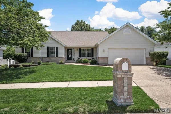 $385,000 | 1156 Ivy Point Drive, O'Fallon, MO 63366