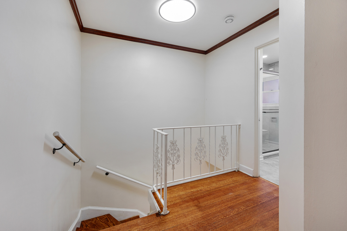 7248 North Ridge Boulevard Chicago, IL 60645 - Photo 15 of 31 Gallery Image 15