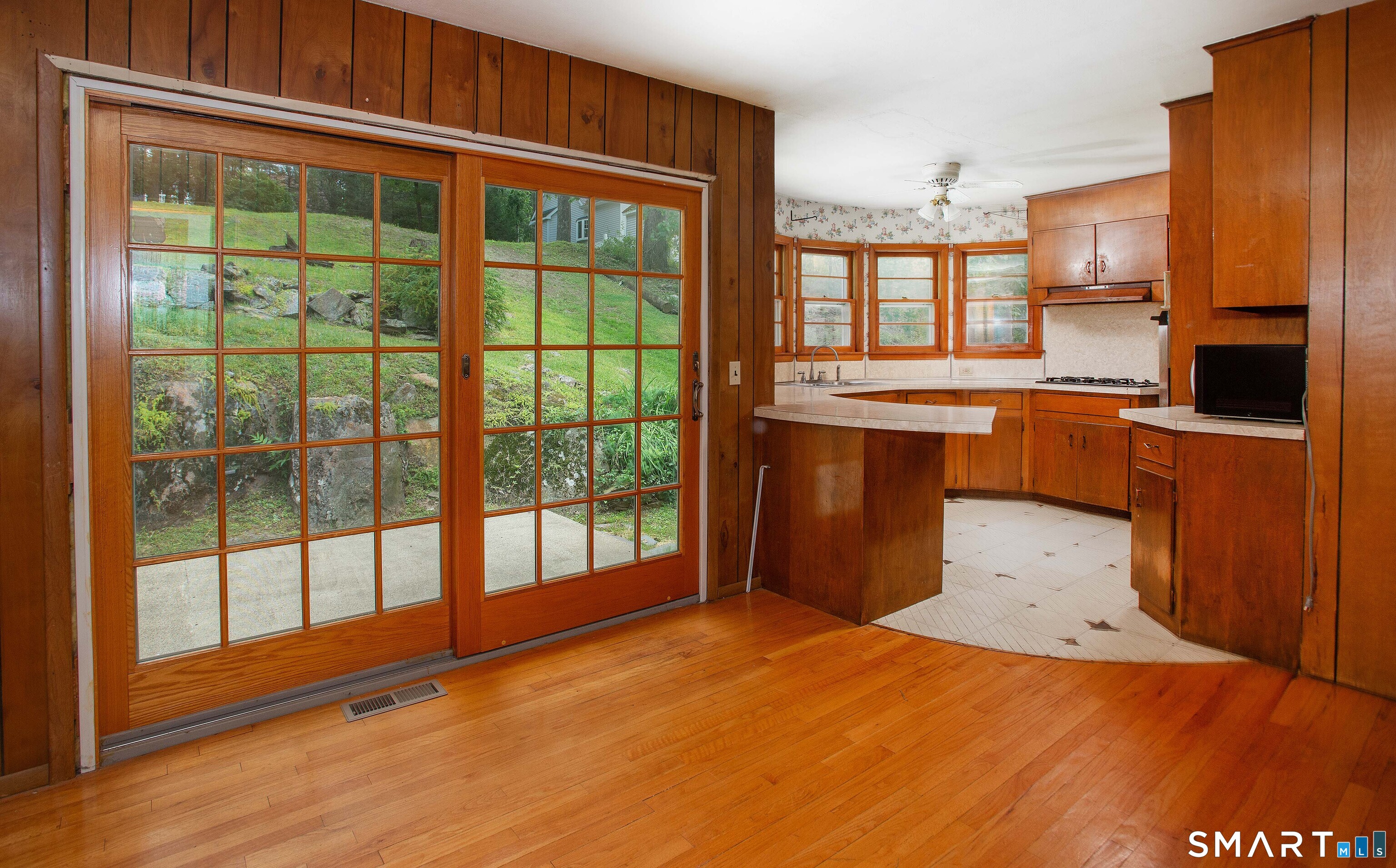 4 Musnug Road Danbury, CT 06811 - Photo 8 of 22 Gallery Image 8