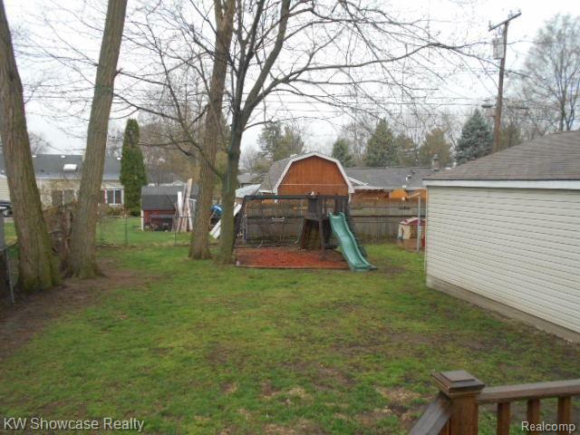 2626 Hessel Avenue Rochester Hills, MI 48307 - Photo 5 of 14