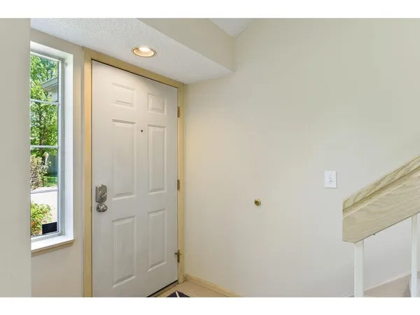 $2,500 | 1815 Terraceview Lane North, Unit D, Plymouth, MN 55447