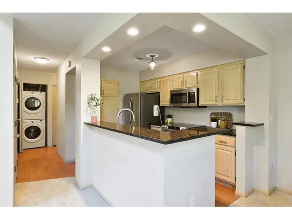$2,500 | 1815 Terraceview Lane North, Unit D, Plymouth, MN 55447