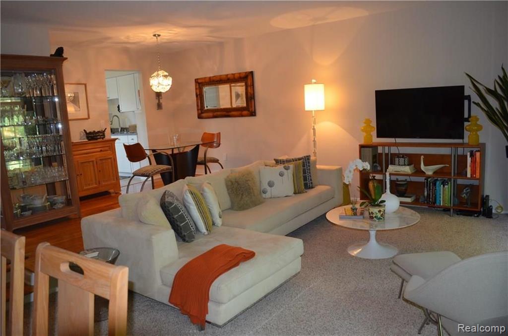 1576 Gas Light Lane Rochester Hills, MI 48306 - Photo 10 of 49