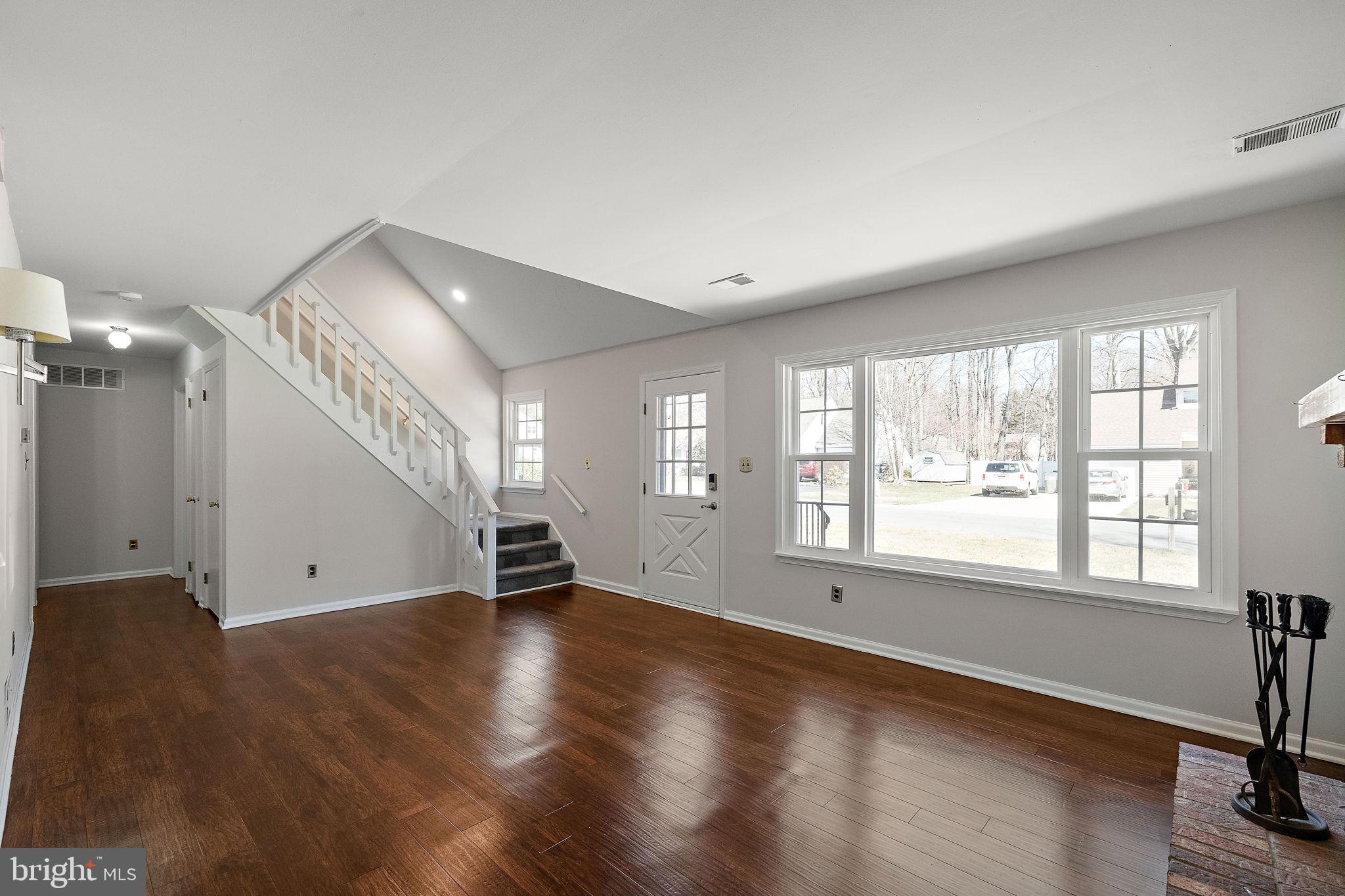 8 Ross Road Wilmington, DE 19810 - Photo 3 of 28 Gallery Image 3