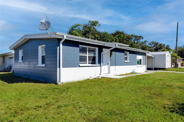 $2,400 | 6745 88th Avenue North, Pinellas Park, FL 33782