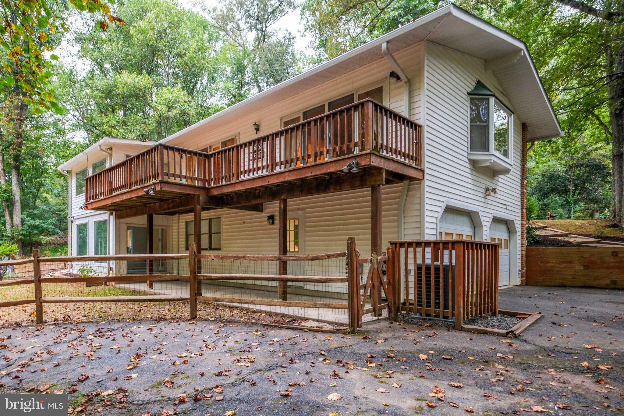 2530 Leeds Road Oakton, VA 22124 - Photo 10 of 63 Deck shades the lower patio