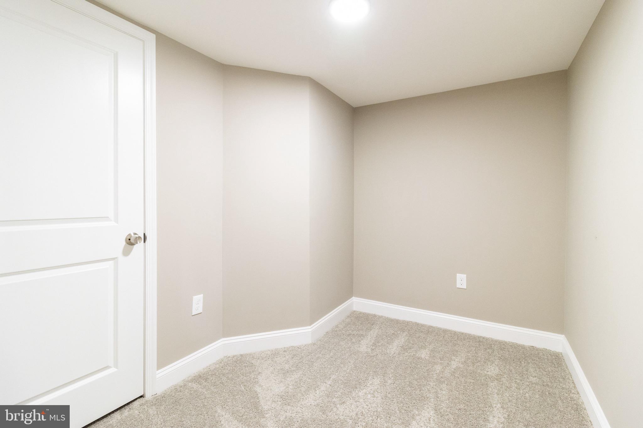 4206 Colborne Road Baltimore, MD 21229 - Photo 35 of 46