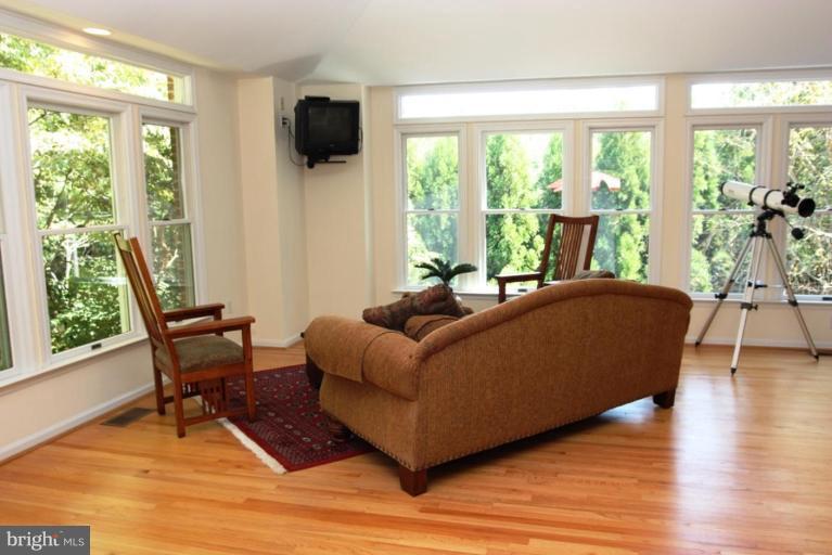 935 Peacock Station Road McLean, VA 22102 - Photo 15 of 30 Family Room