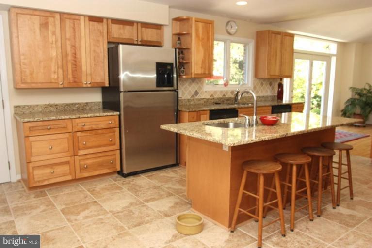 935 Peacock Station Road McLean, VA 22102 - Photo 19 of 30 Kitchen #2