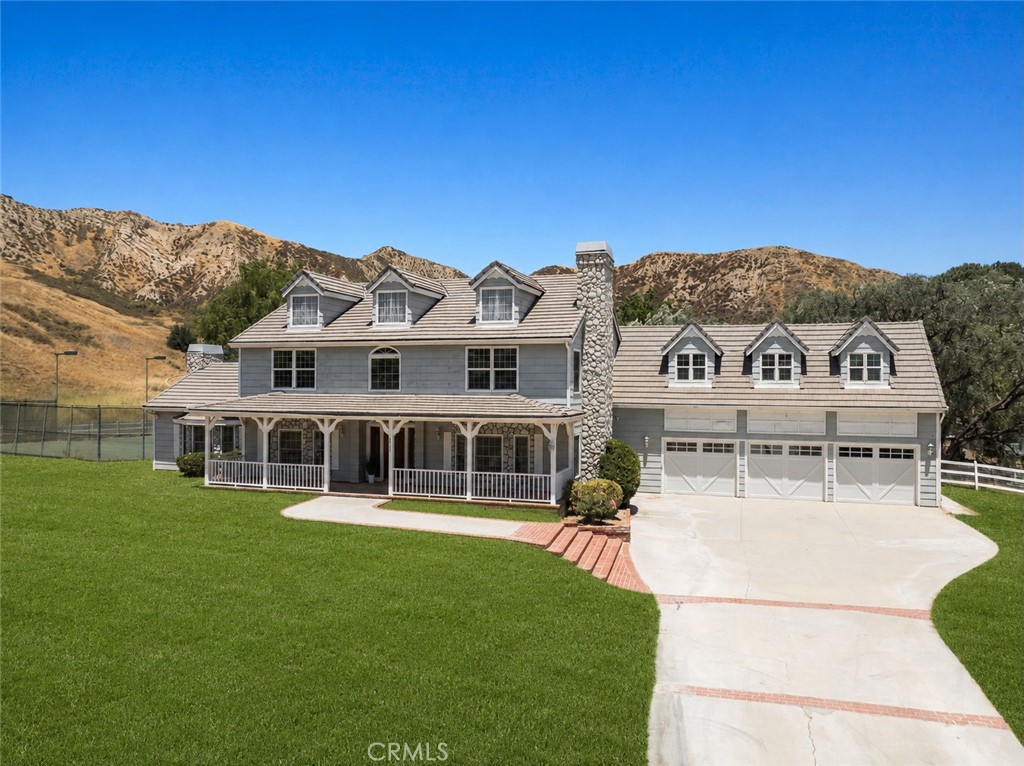 25707 Pacy Street Newhall, CA 91321 - Photo 2 of 62 virtual lawn