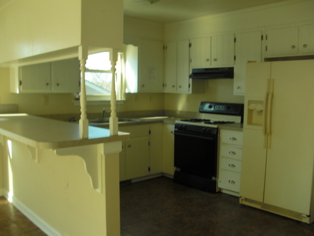 516 Ruddell Road Vinton, VA 24179 - Photo 3 of 11 Kitchen