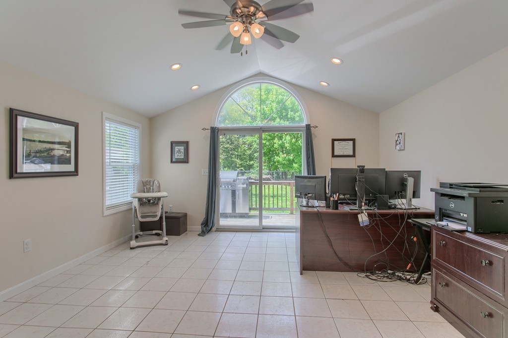 21 Hillside Road Tewksbury, MA 01876 - Photo 13 of 30 Gallery Image 13