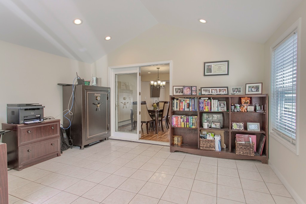 21 Hillside Road Tewksbury, MA 01876 - Photo 14 of 30 Gallery Image 14