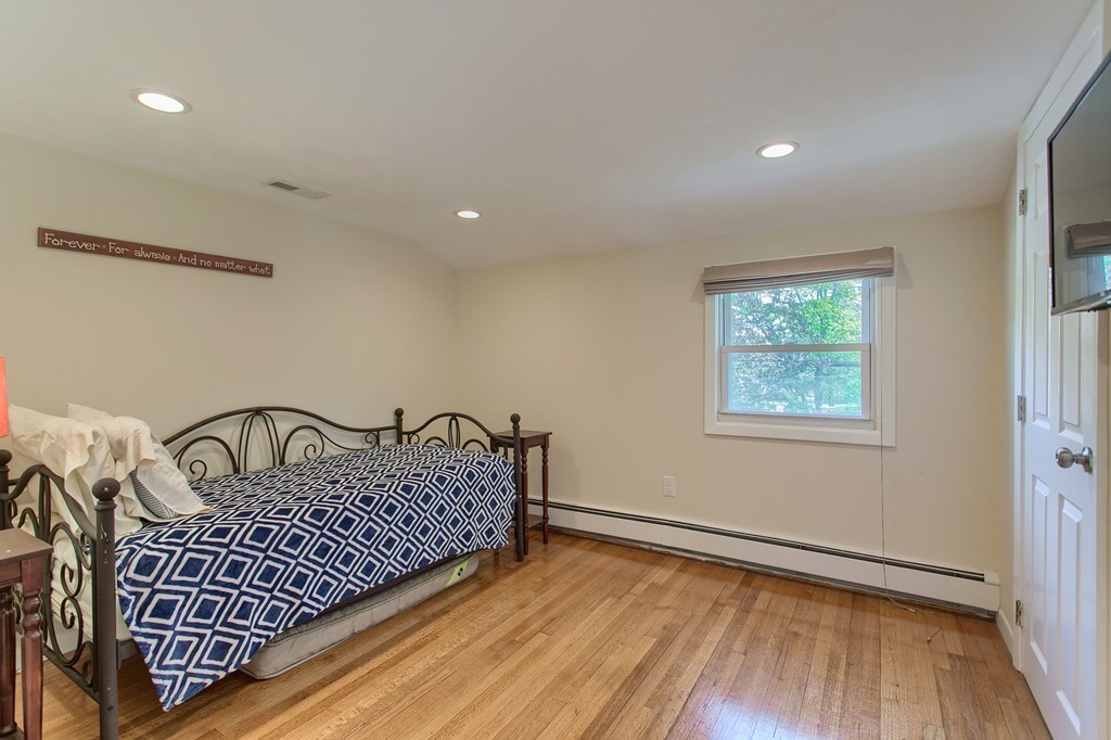 21 Hillside Road Tewksbury, MA 01876 - Photo 16 of 30 Gallery Image 16