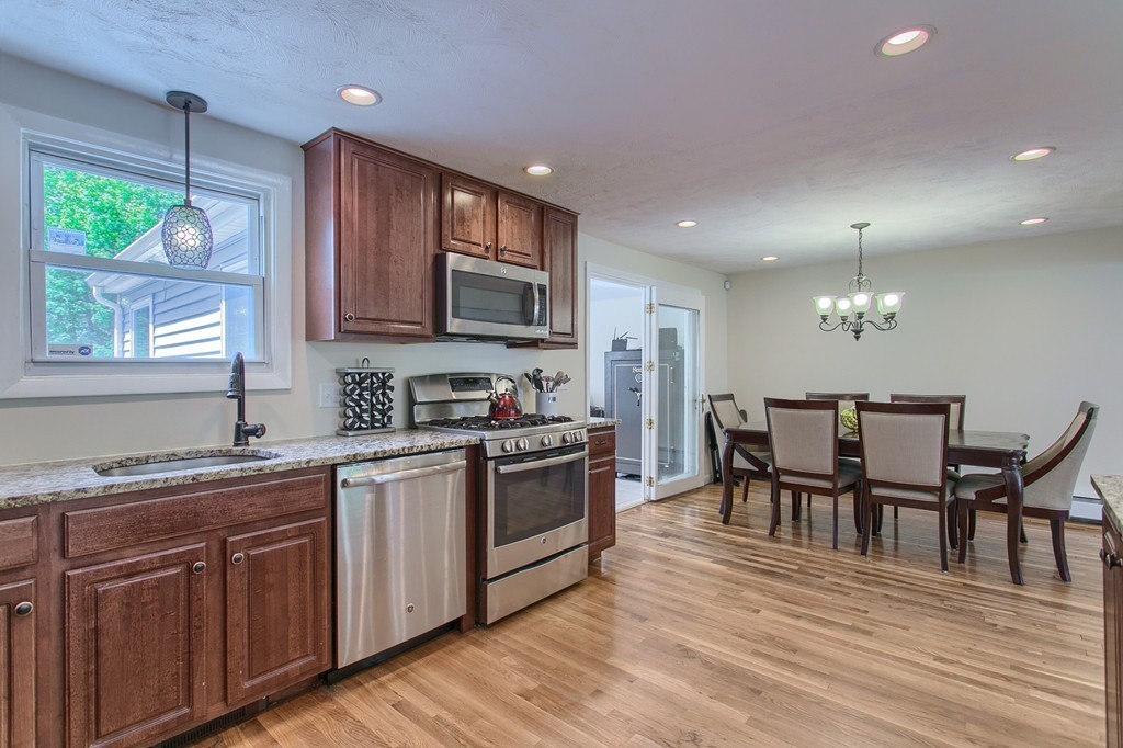 21 Hillside Road Tewksbury, MA 01876 - Photo 6 of 30 Gallery Image 6