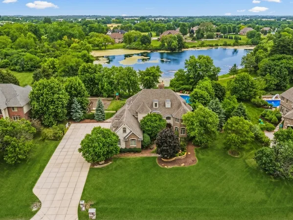 $2,222,222 | 17949 South Crystal Lake Drive, Mokena, IL 60448