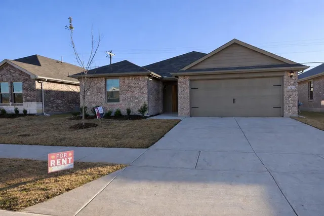 $2,499 | 1324 Stuarts Frst Drive, Denton, TX 76207