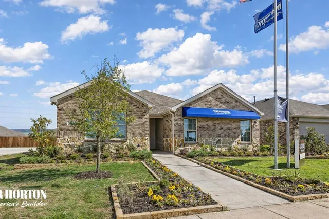 $2,499 | 1324 Stuarts Frst Drive, Denton, TX 76207