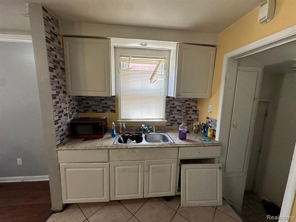 7385 Fielding Street Detroit, MI 48228 - Photo 4 of 11