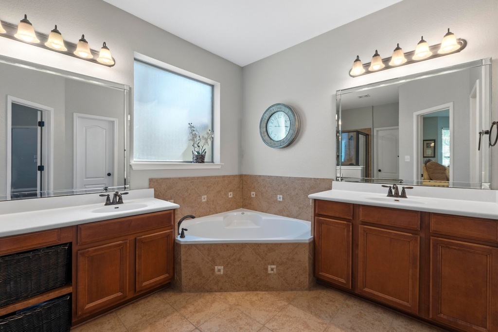 15104 Spillman Ranch Loop Austin, TX 78738 - Photo 9 of 31