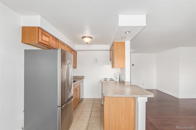 $300,000 | 625 Pennsylvania Street, Unit 502, Denver, CO 80203